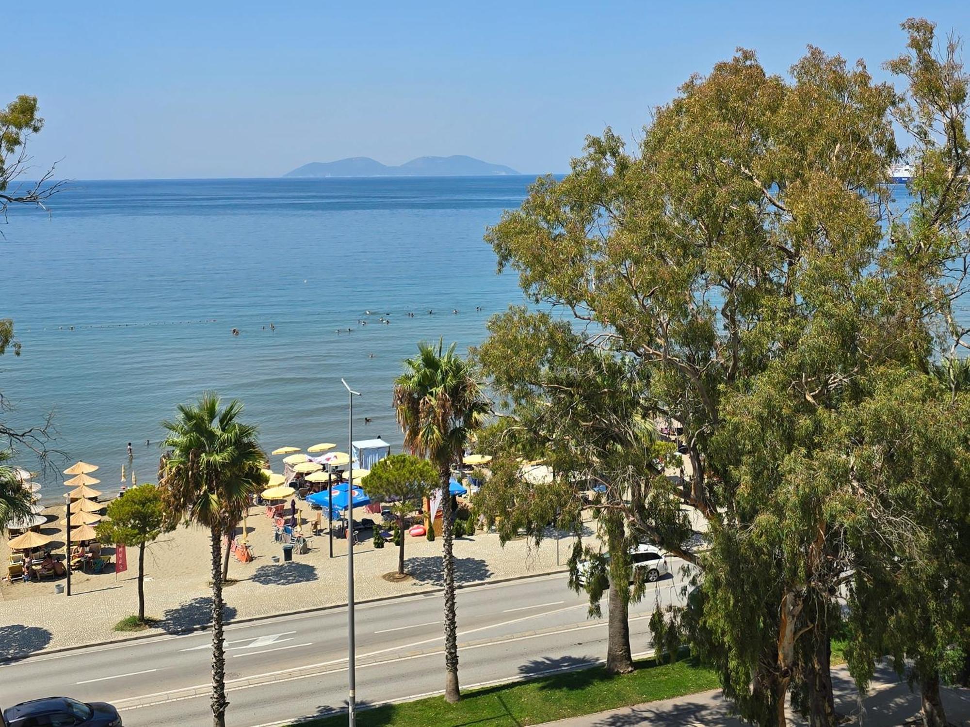Beachfront 5 By Office * Wlora
